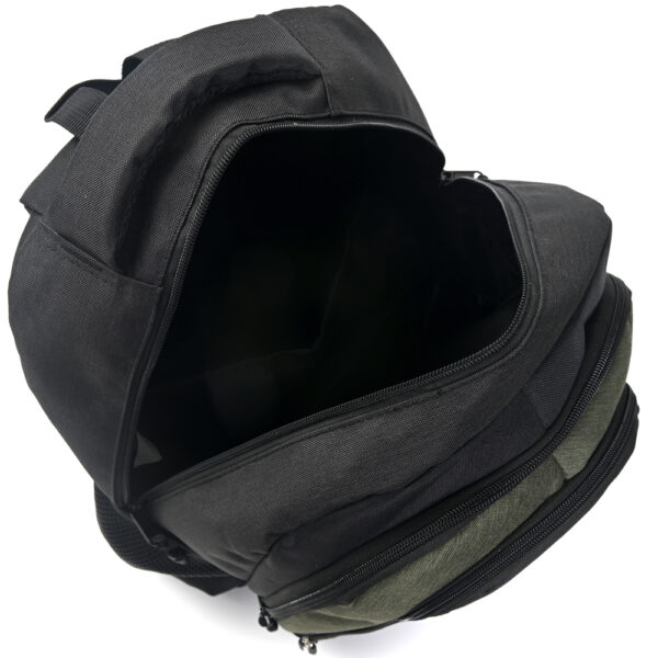 Mochila Urban  Mode con bolsillo portanotebook y recortes verde militar 46x32x18cm