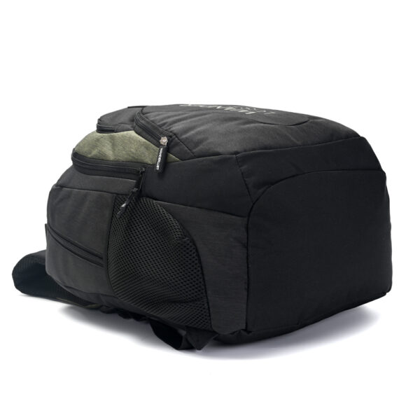 Mochila Urban  Mode con bolsillo portanotebook y recortes verde militar 46x32x18cm